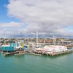 Qv Waterfront Apt With Ac Wifi And Parking